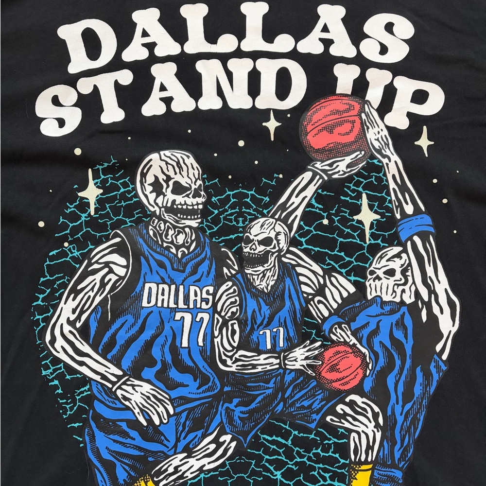 Dallas Mavericks Graphic Tee